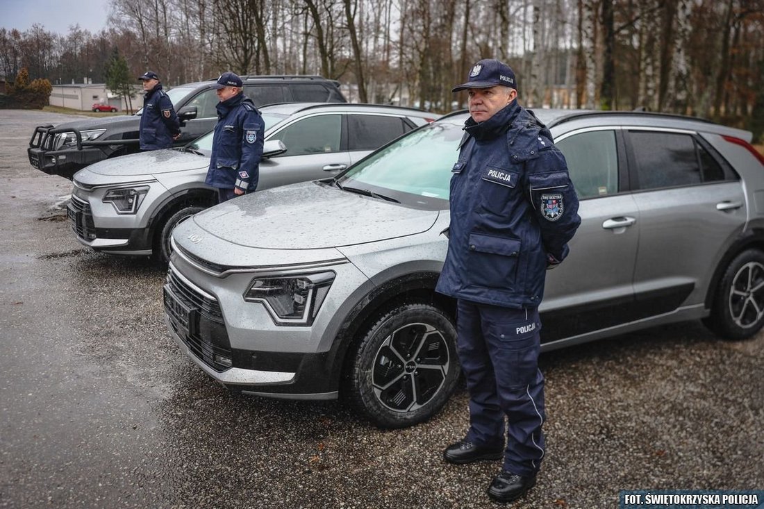 Nowe nieoznakowane pojazdy świętokrzyskich policjantów