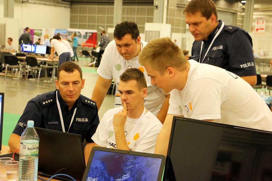 W Kielcach rozpoczął się pierwszy miejski maraton programistyczny Hackathon Idea Kielce