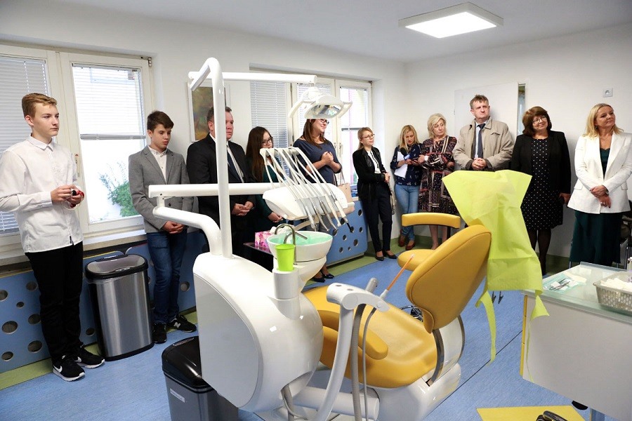 Nowe gabinety dentystyczne w gminie Morawica. Za darmo dla dzieci