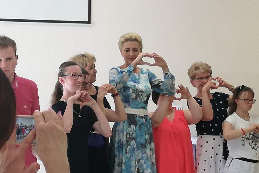  Pierwsza Dama odwiedziła Kielce. Spotkała się z niepełnosprawnymi dzieciakami  