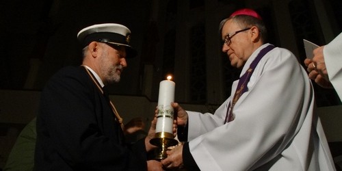 kielce wiadomości Betlejemskie Światło Pokoju dotarło do Kielc (ZDJĘCIA,WIDEO) 