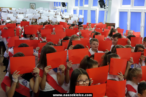 kielce wiadomości Uczniowie SP 31 w Kielcach stanęli "Do Hymnu" (ZDJĘCIA) 