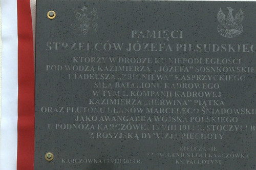 kielce wiadomości Tablicą przy klasztorze na kieleckiej Karczówce upamiętnili Strzelców Piłsudskiego