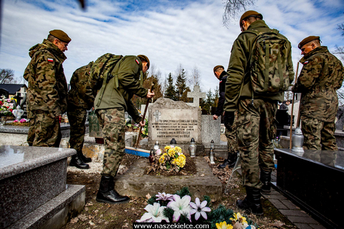 kielce wiadomości Terytorialsi porządkowali groby żołnierzy wyklętych (ZDJĘCIA) 