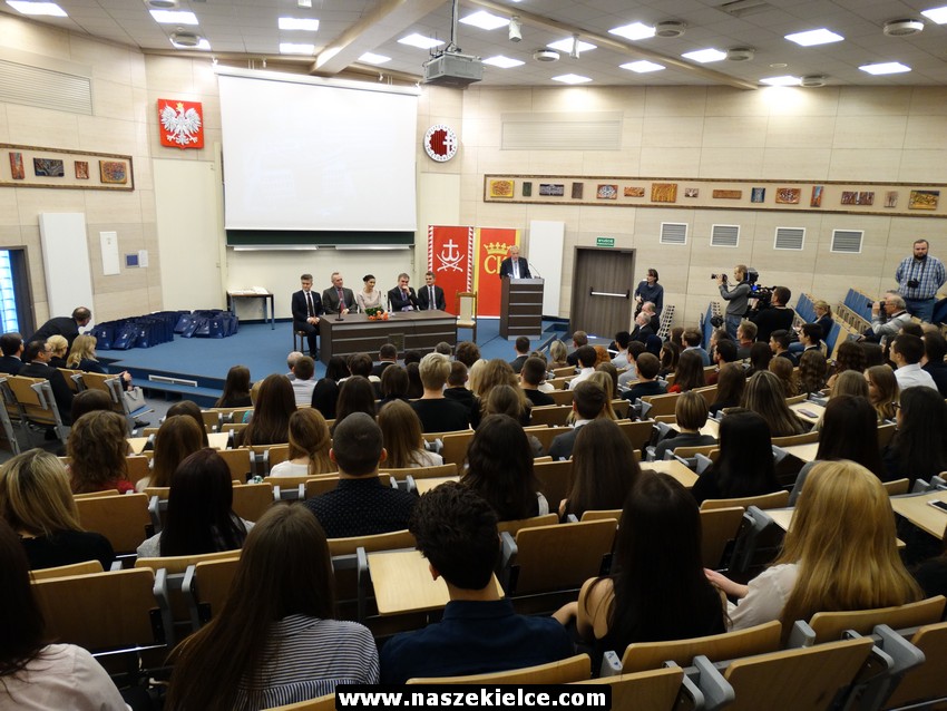 Kieleckie stypendia dla ukraińskich studentów z Winnicy 