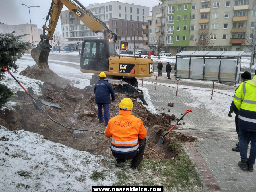 Usuwanie awarii ciepłowniczej w Kielcach 21.01.2019